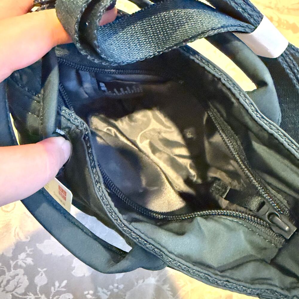 Uniqlo 2Way Utility Mini Bag in Dark Green - Picture 9 of 12